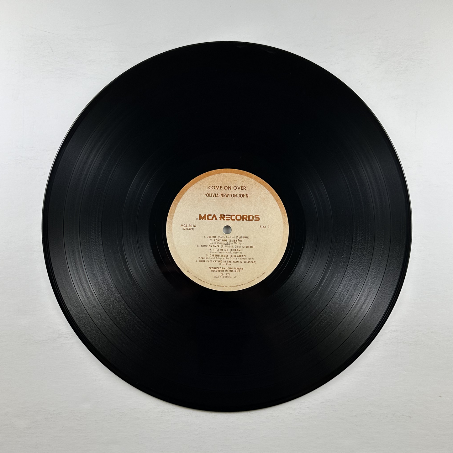 Pre-Owned :: Olivia Newton-John "Come On Over" LP