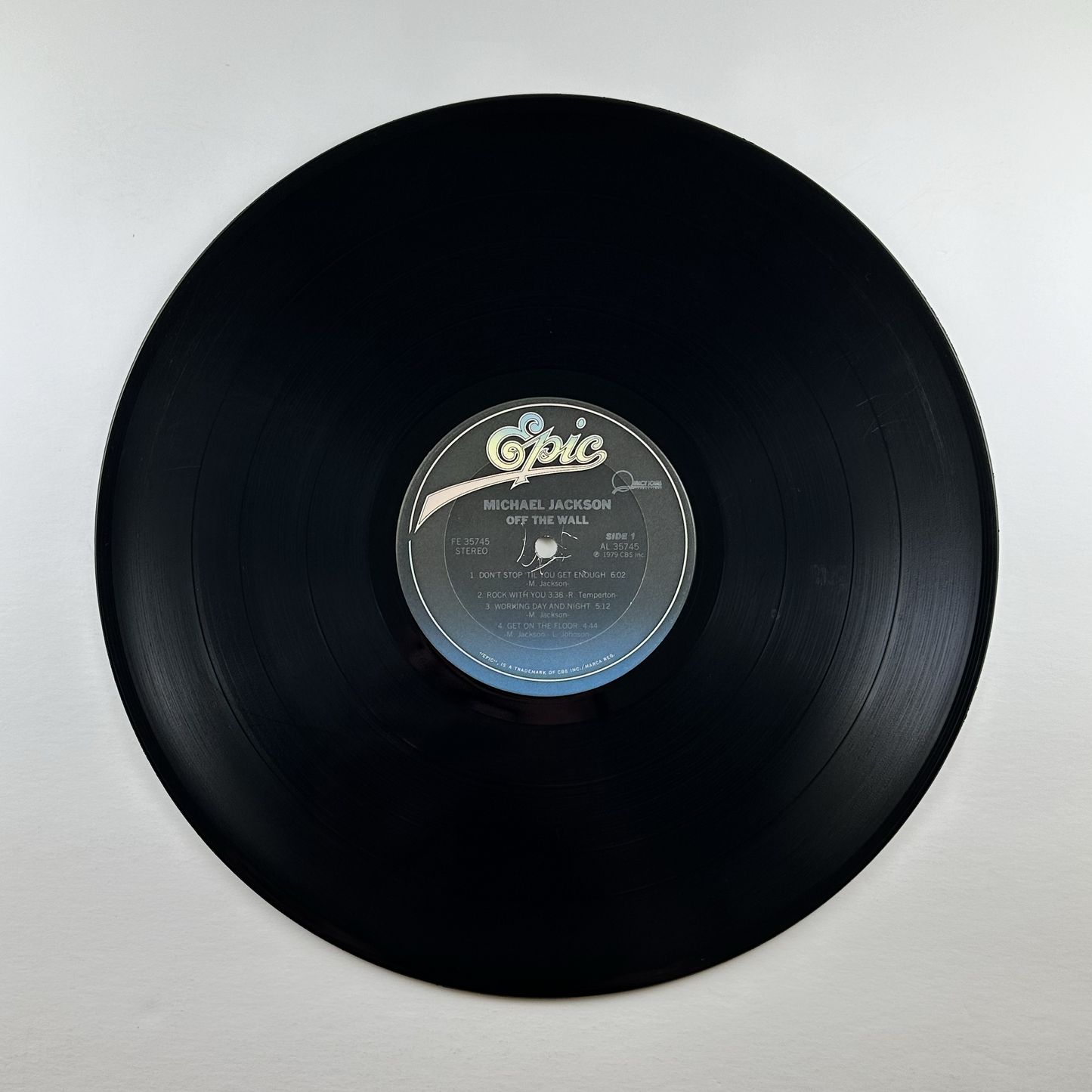 Pre-Owned :: Michael Jackson "Off The Wall" LP