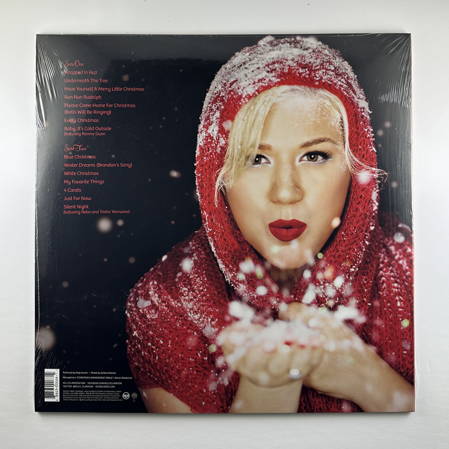 Kelly Clarkson "Wrapped in Red" LP